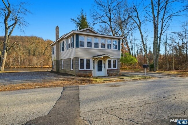 Photo - 75 Lakeview Terrace