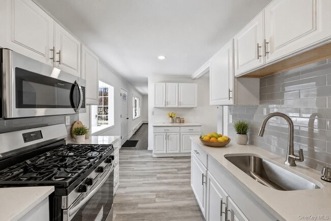 Photo - 785 Locksley Rd