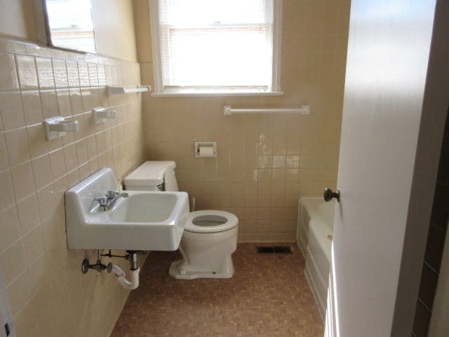 Photo - 524 W Calhoun St