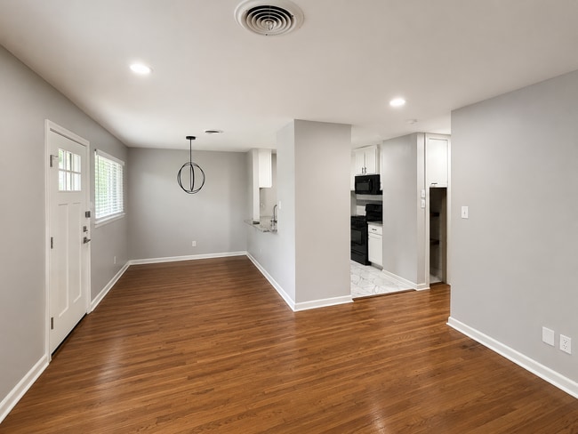 Photo - 7515 N St