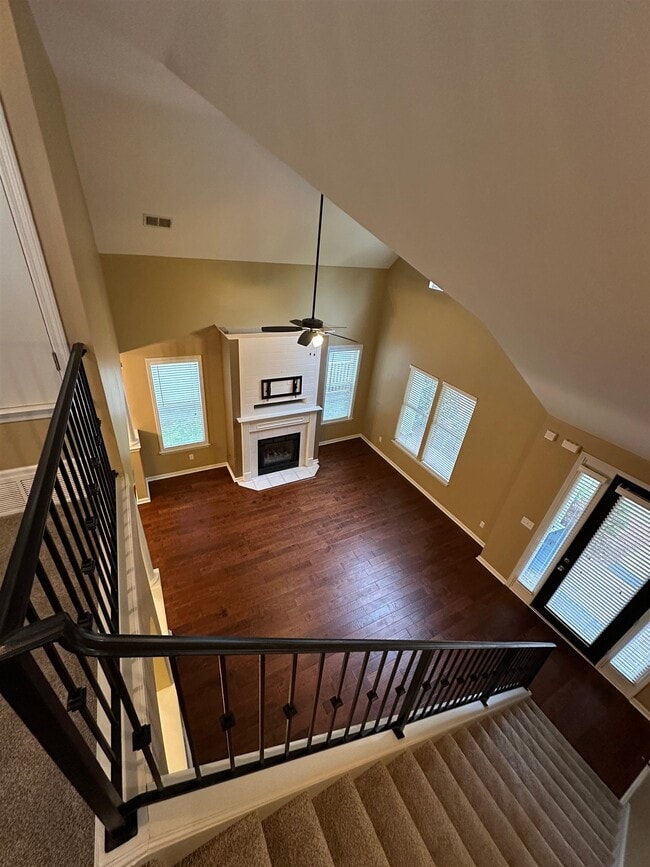 Photo - 1354 Island Pl E