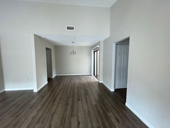 Photo - Beautiful 2 Bedroom 2 Bathroom Unit in Wil...