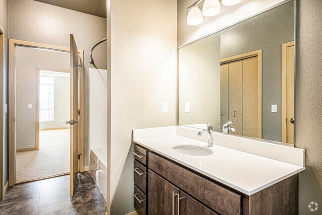 1BR, 1BA - 803SF