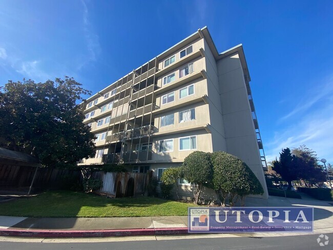 Building Photo - Updated 1Bd/1Ba Top Floor Condo with Mount... Unit 67