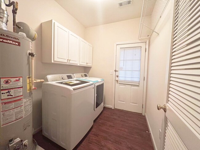 Photo - 3950 Howell Park Rd