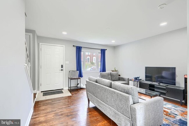 Photo - 631 Charraway Rd