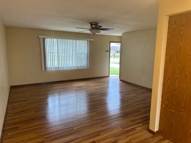 Photo - E1592 Raymond Dr