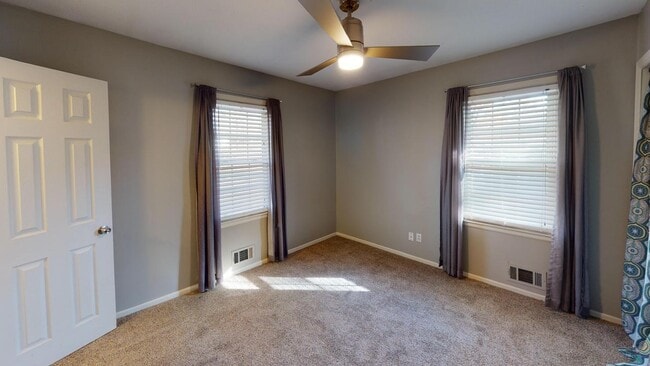Photo - 407 SW Stratford Rd