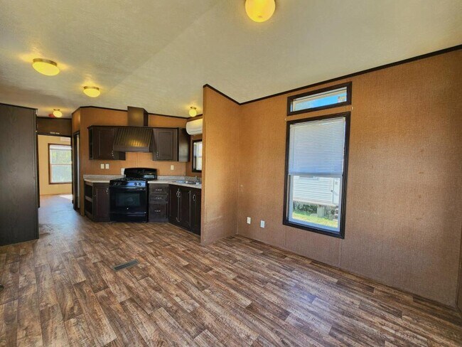 Photo - 140 Holy Temple St