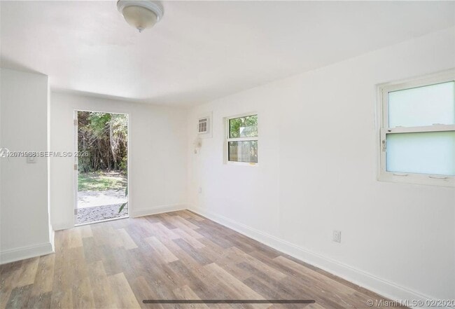 Photo - 1301 NE 147th St Unidad 1301