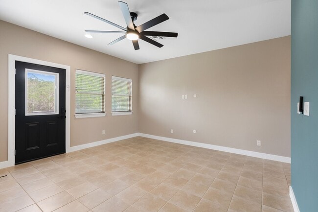Photo - 924 Scenic Hills Dr