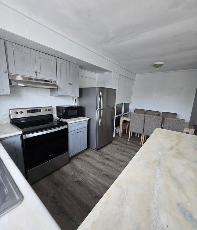 Photo - 360 Lono Ave Unit 3 Bedroom 1 Bath front