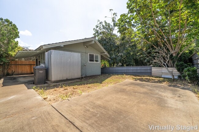 Photo - $2,000 /  Single Family Studio Home with 1 Bath in Waialua
