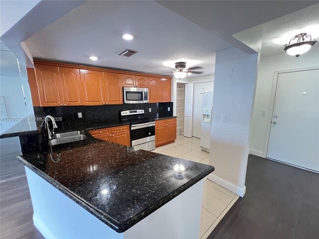 Photo - 1770 NE 191st St Unit 509-1