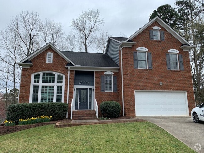 Building Photo - 5 Bed | 3.5 Bath House with Finished Basem...