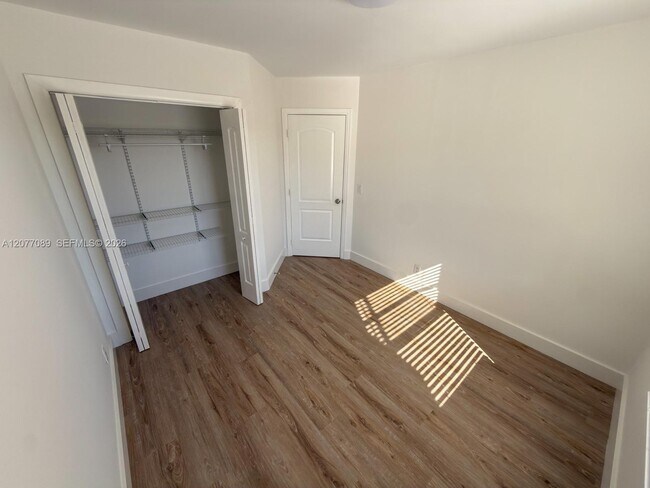 9937 Three Lakes Cir Unit 14d
