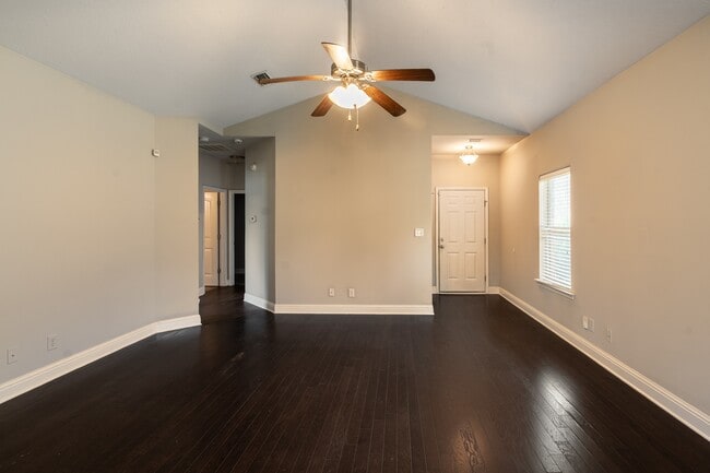 Photo - 2492 Bentridge Dr W