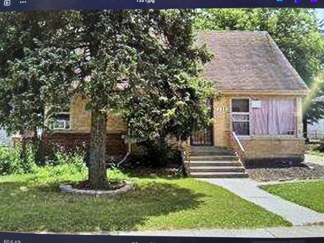 Building Photo - 733 E 154th St