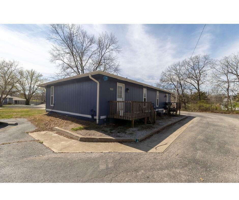 Photo - 215 Wheaton Ct