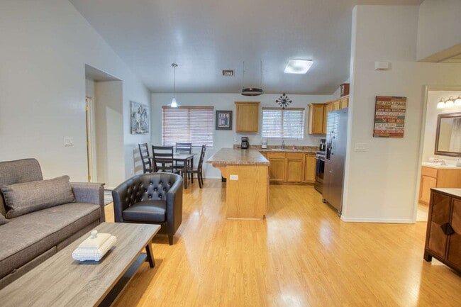 Photo - 901 24th Dr