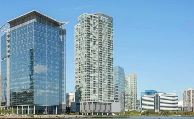 Building Photo - 2 2nd St Unit 703