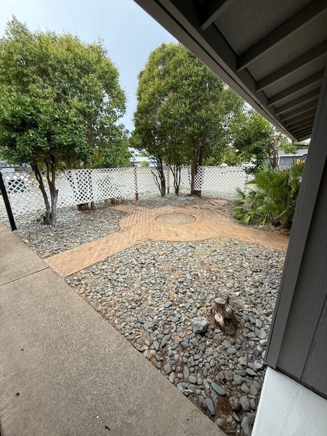 Photo - 3-bedroom, 2-bathroom home in great neighb...