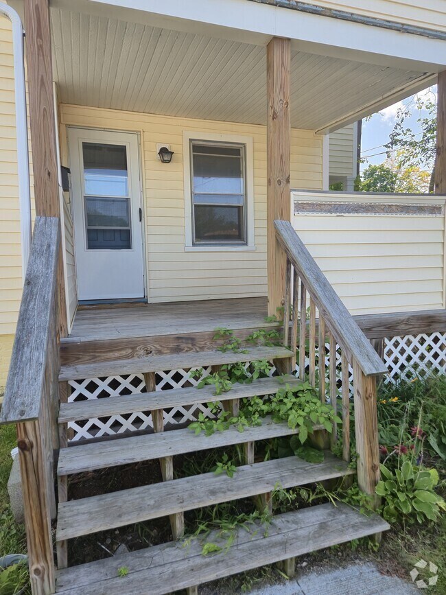 Condos for Rent with a Balcony or Patio in Westhampton MA 1,668