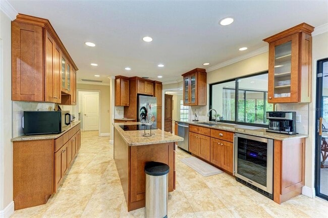 Photo - 221 Lookout Point Dr