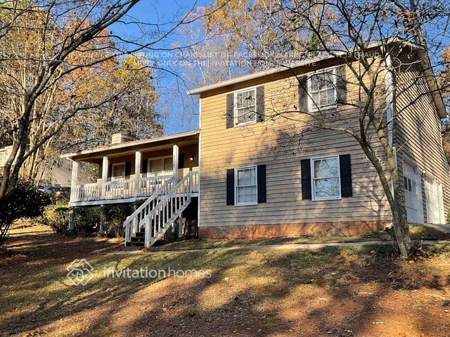 Photo - 216 Jousters Ln NW