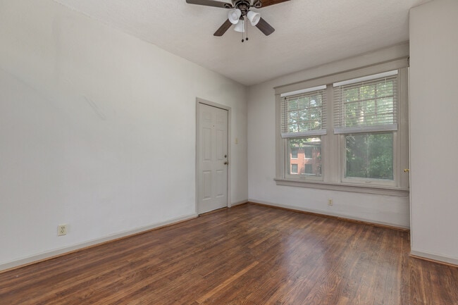 Photo - 6042 Kingsbury Ave