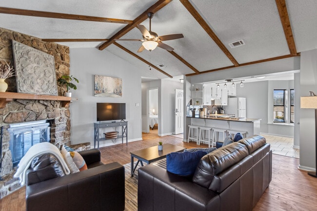 Photo - 122 Pecan Valley Dr