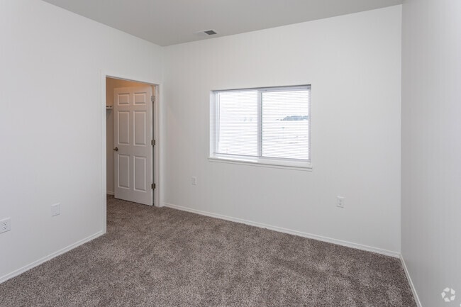 3BR, 2BA - 1,265SF