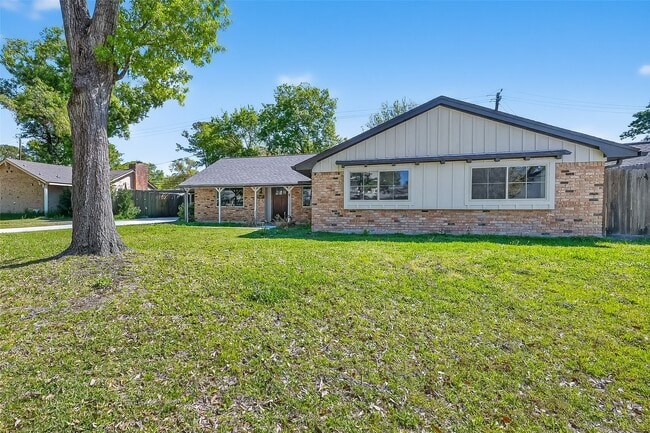 Photo - 1906 Shadow Bend Dr