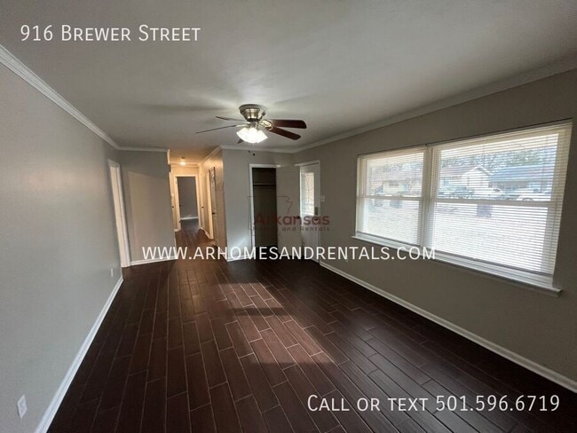 Photo - 916 Brewer St