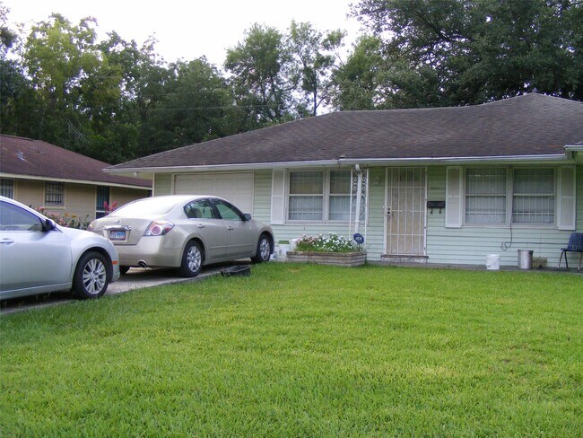 Photo - 5751 Bellfort Ave