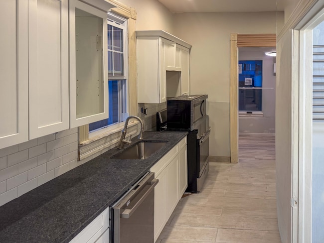 Photo - 511 Spottswood St Apartment Unit B