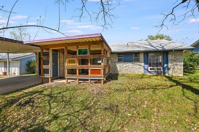 Building Photo - 100 E Lisa Dr Rental