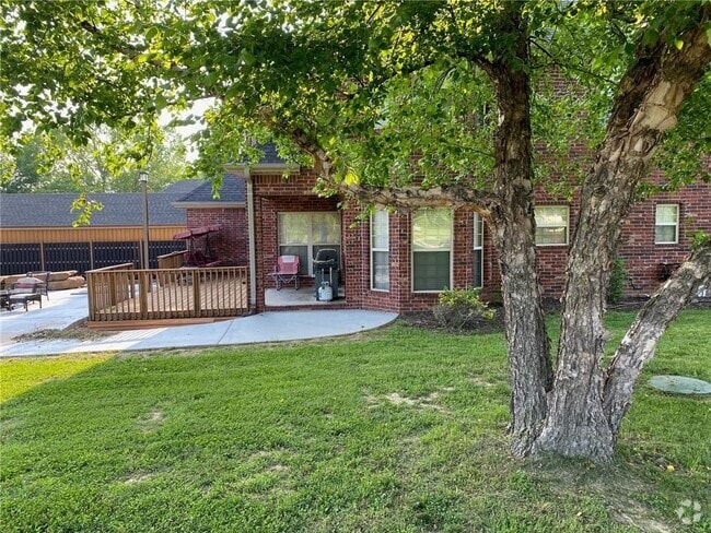 Building Photo - 6445 Dearing Rd Rental