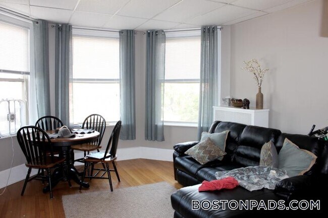 Photo - 879 Beacon St Unidad 41