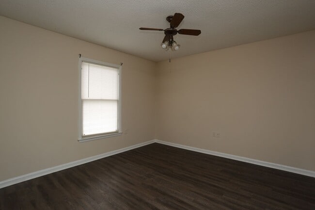 Photo - 100 Lanier Dr