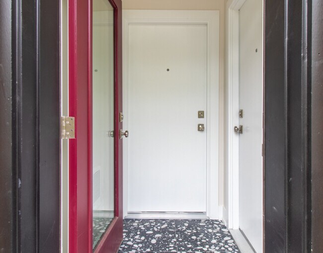 Photo - 507 E 60th St Unit 1