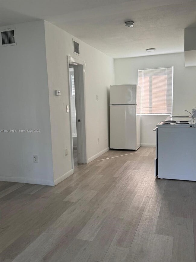 Photo - 660 NE 88th Terrace Unidad 2