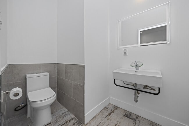 Photo - 520 Smith St