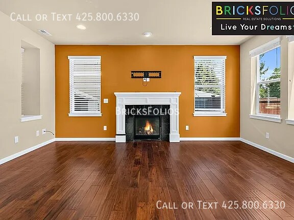 Photo - 814 Mount Baker Pl NE House