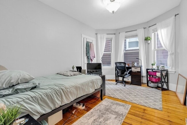 Photo - AWESOME MISSION HILL 6 BED/2 BATH ON SAINT ALPHONSUS ~ CENTRAL AIR