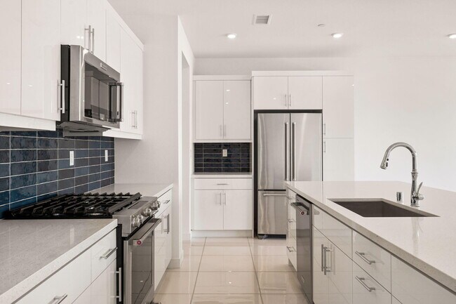 Photo - 928 Galaxy Dr