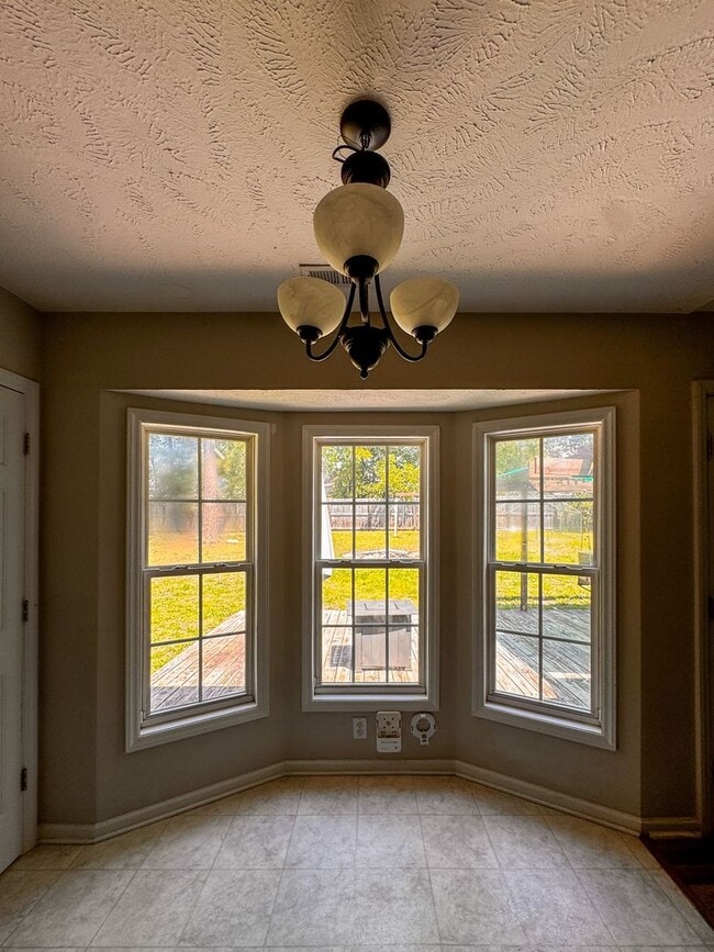 Photo - Charming 3 Bed 2 Bath Plus Bonus Room in Raeford