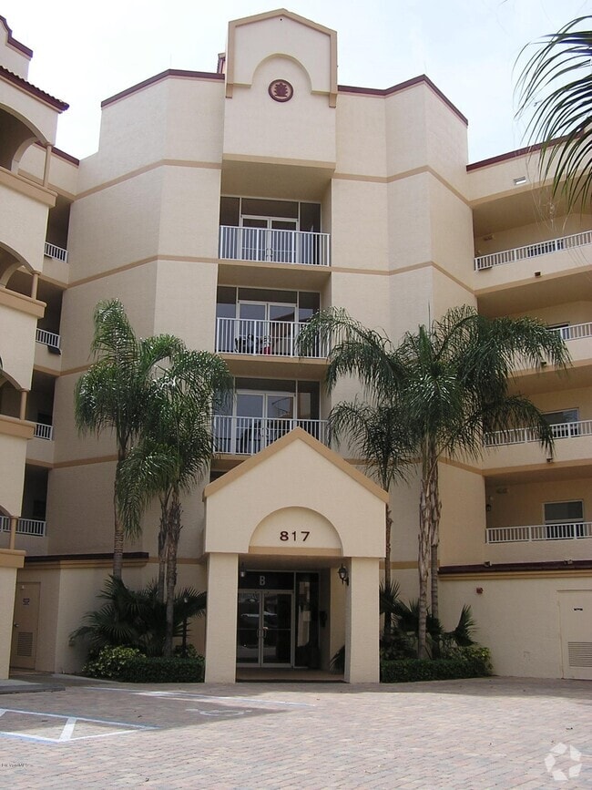 Building Photo - 817 Mystic Dr Unit 302 Rental