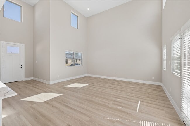 Photo - 20019 Venetto St