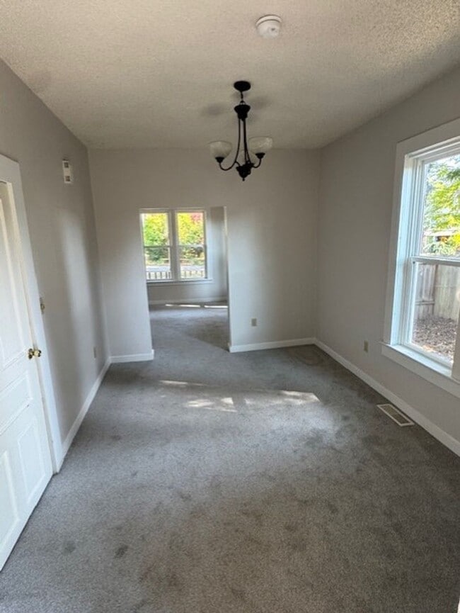 Photo - 3-Bedroom Home in the Sunnyland neighborho...